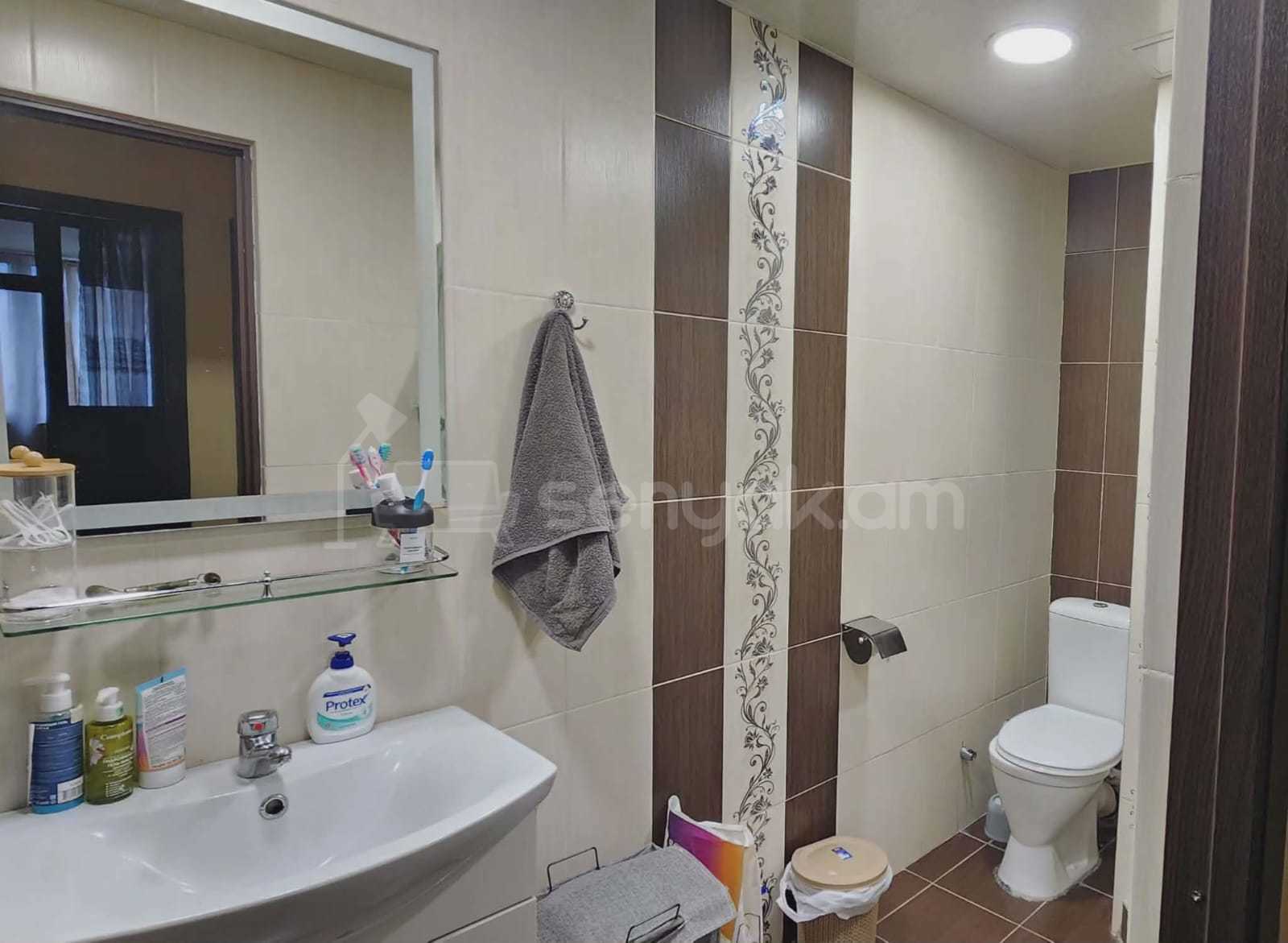 2 Սենյականոց Բնակարան, 71քմ, 2/9 հարկ, Կապիտալ Վերանորոգված