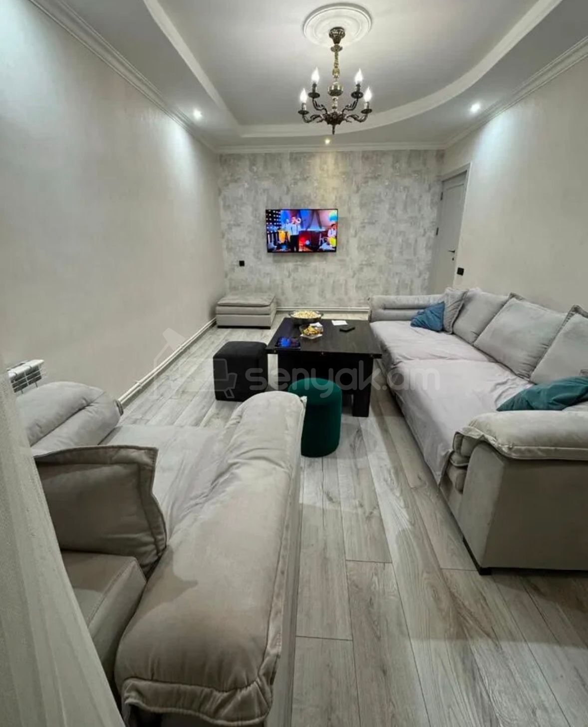 4 Սենյականոց Բնակարան Քարե Շենքում, 74քմ, 5/5 հարկ, Կապիտալ Վերանորոգված