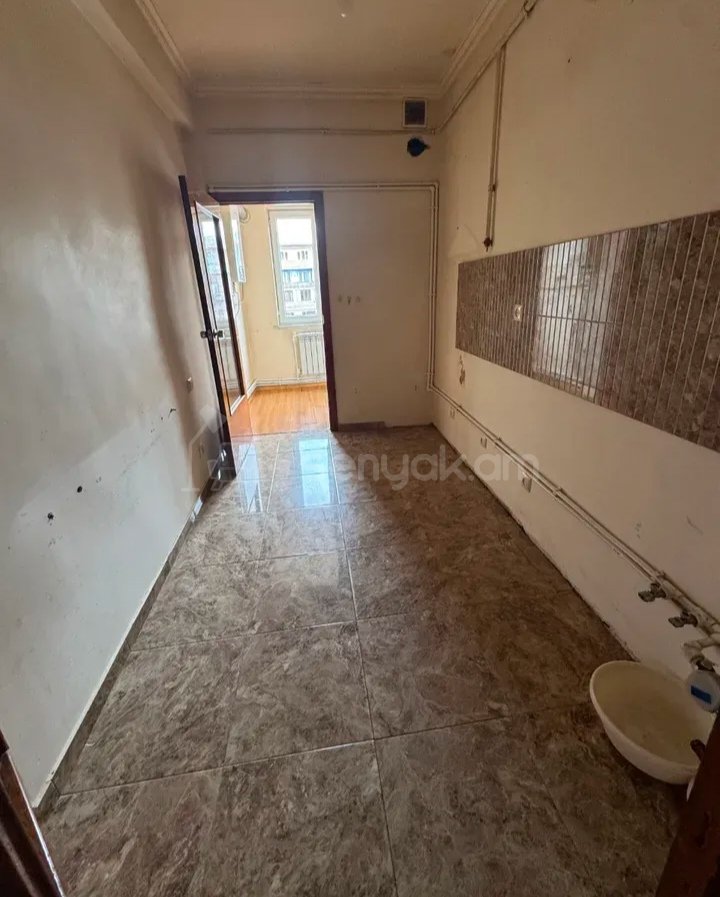 2 Սենյականոց Բնակարան, 65քմ, 4/9 հարկ, Նորմալ Վիճակում