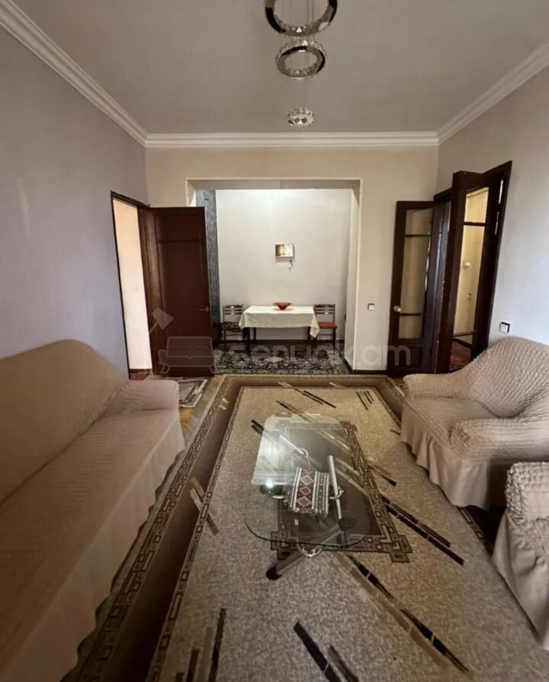 2 Սենյականոց Բնակարան Քարե Շենքում, 53քմ, 3/4 հարկ, Նորմալ Վիճակում, Կահավորված