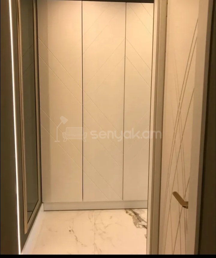 1 Սենյականոց Բնակարան Քարե Շենքում, 35քմ, 4/5 հարկ, Դիզայներական Վերանորոգված