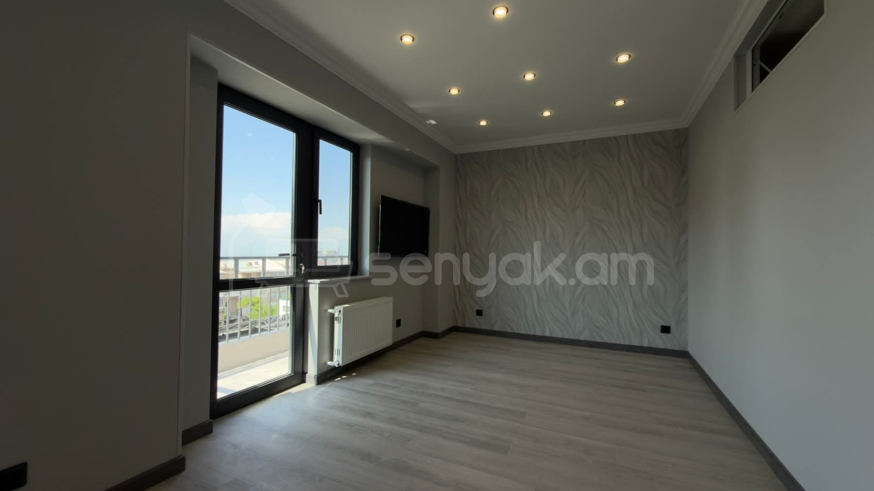 1 Սենյականոց Բնակարան Քարե Շենքում, 38քմ, 5/5 հարկ, Դիզայներական Վերանորոգված