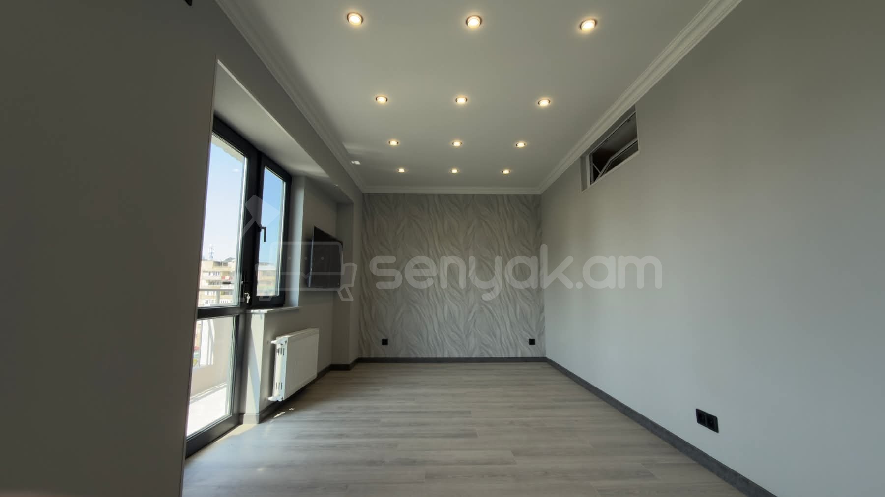 1 Սենյականոց Բնակարան Քարե Շենքում, 38քմ, 5/5 հարկ, Դիզայներական Վերանորոգված