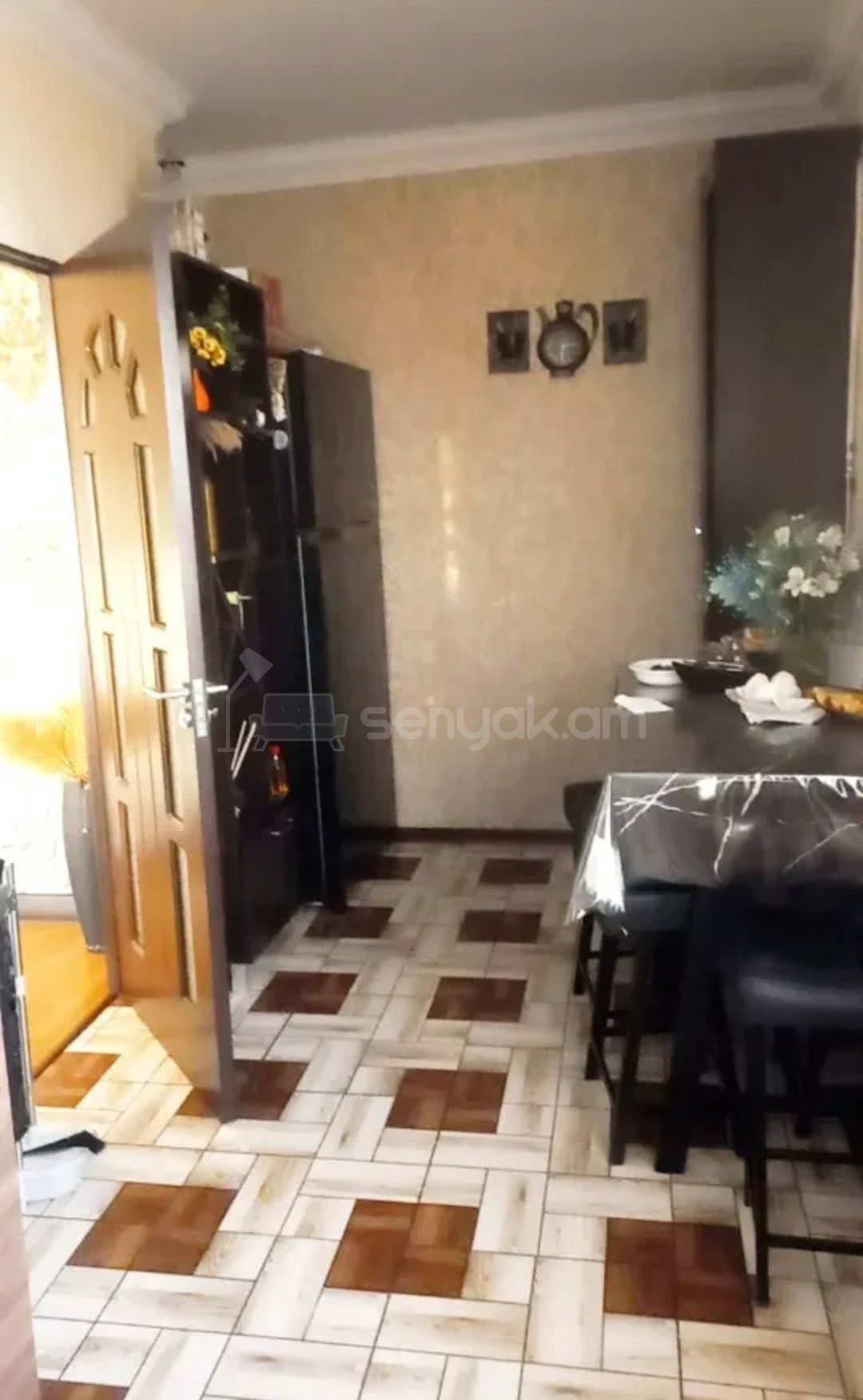 3 Սենյականոց Բնակարան Քարե Շենքում, 56քմ, 2/4 հարկ, Նորմալ Վիճակում