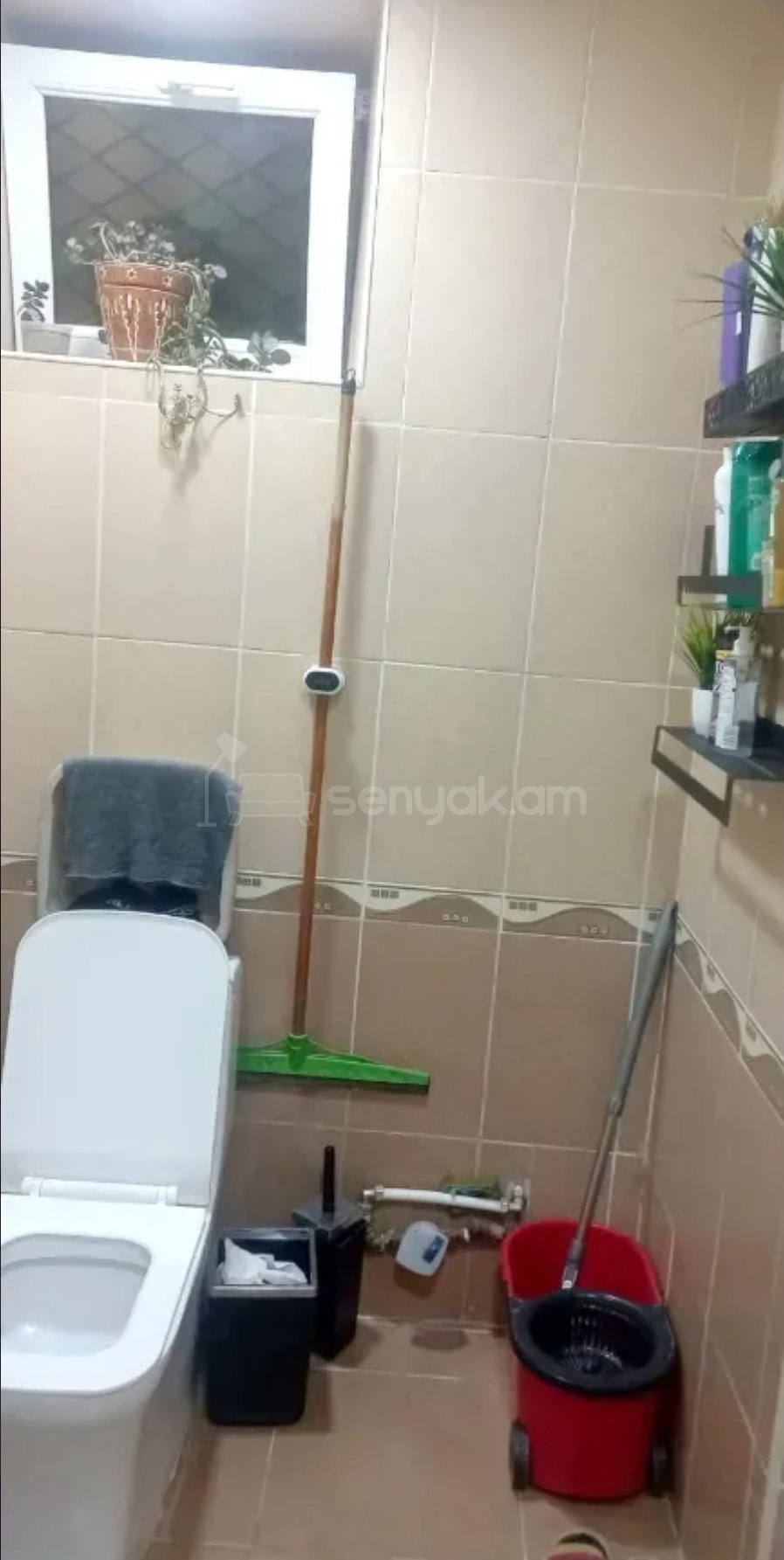 3 Սենյականոց Բնակարան Քարե Շենքում, 56քմ, 2/4 հարկ, Նորմալ Վիճակում