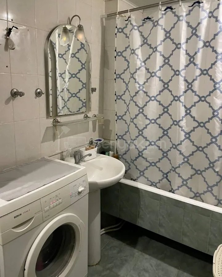 3 Սենյականոց Բնակարան, 70քմ, 3/9 հարկ, Նորմալ Վիճակում