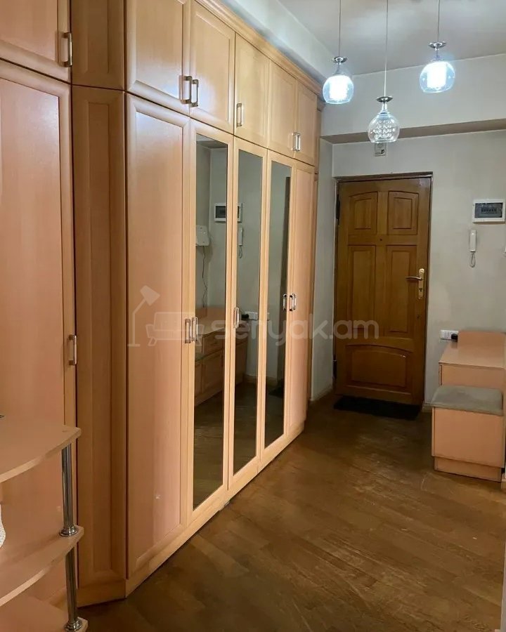 3 Սենյականոց Բնակարան, 70քմ, 3/9 հարկ, Նորմալ Վիճակում
