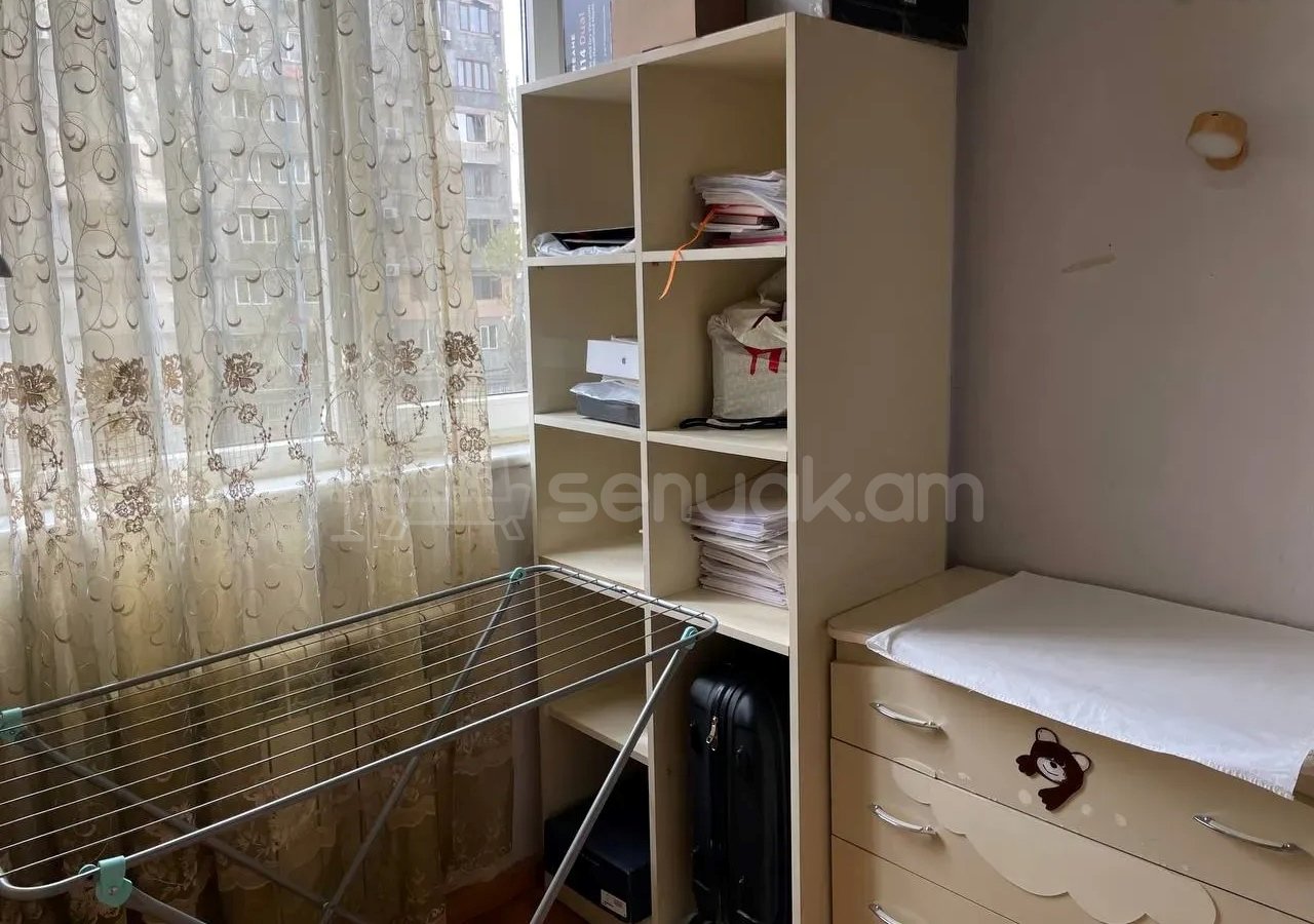 3 Սենյականոց Բնակարան, 70քմ, 3/9 հարկ, Նորմալ Վիճակում