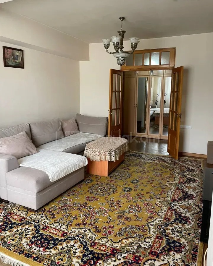 3 Սենյականոց Բնակարան, 70քմ, 3/9 հարկ, Նորմալ Վիճակում