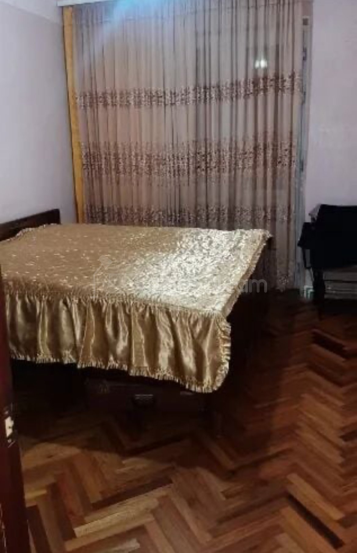 3 Սենյականոց Բնակարան Քարե Շենքում, 83քմ, 3/5 հարկ, Նորմալ Վիճակում, Կահավորված