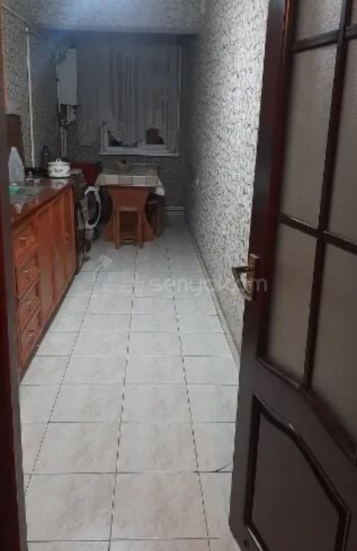 3 Սենյականոց Բնակարան Քարե Շենքում, 83քմ, 3/5 հարկ, Նորմալ Վիճակում, Կահավորված