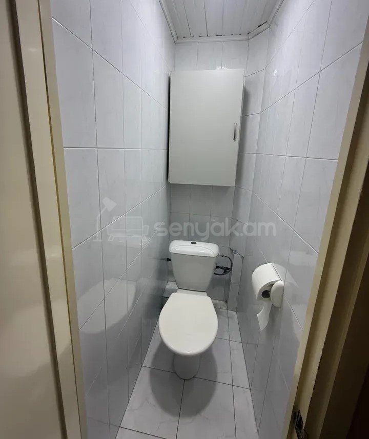 3 Սենյականոց Բնակարան, 80քմ, 2/9 հարկ, Նորմալ Վիճակում