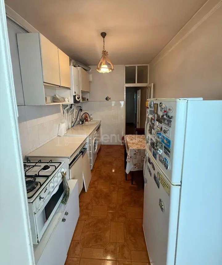 3 Սենյականոց Բնակարան, 80քմ, 2/9 հարկ, Նորմալ Վիճակում