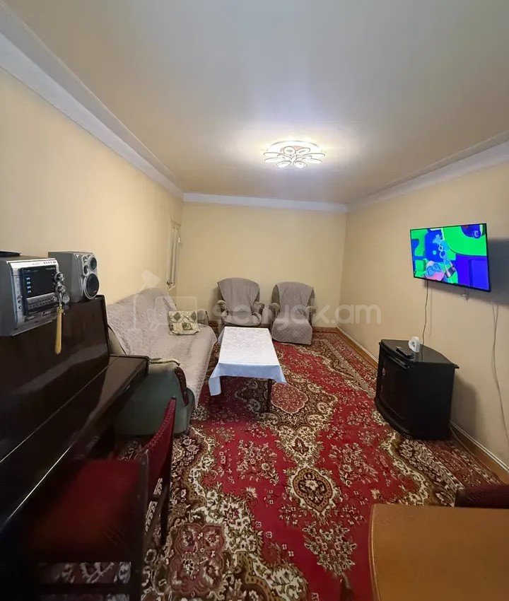 3 Սենյականոց Բնակարան, 80քմ, 2/9 հարկ, Նորմալ Վիճակում