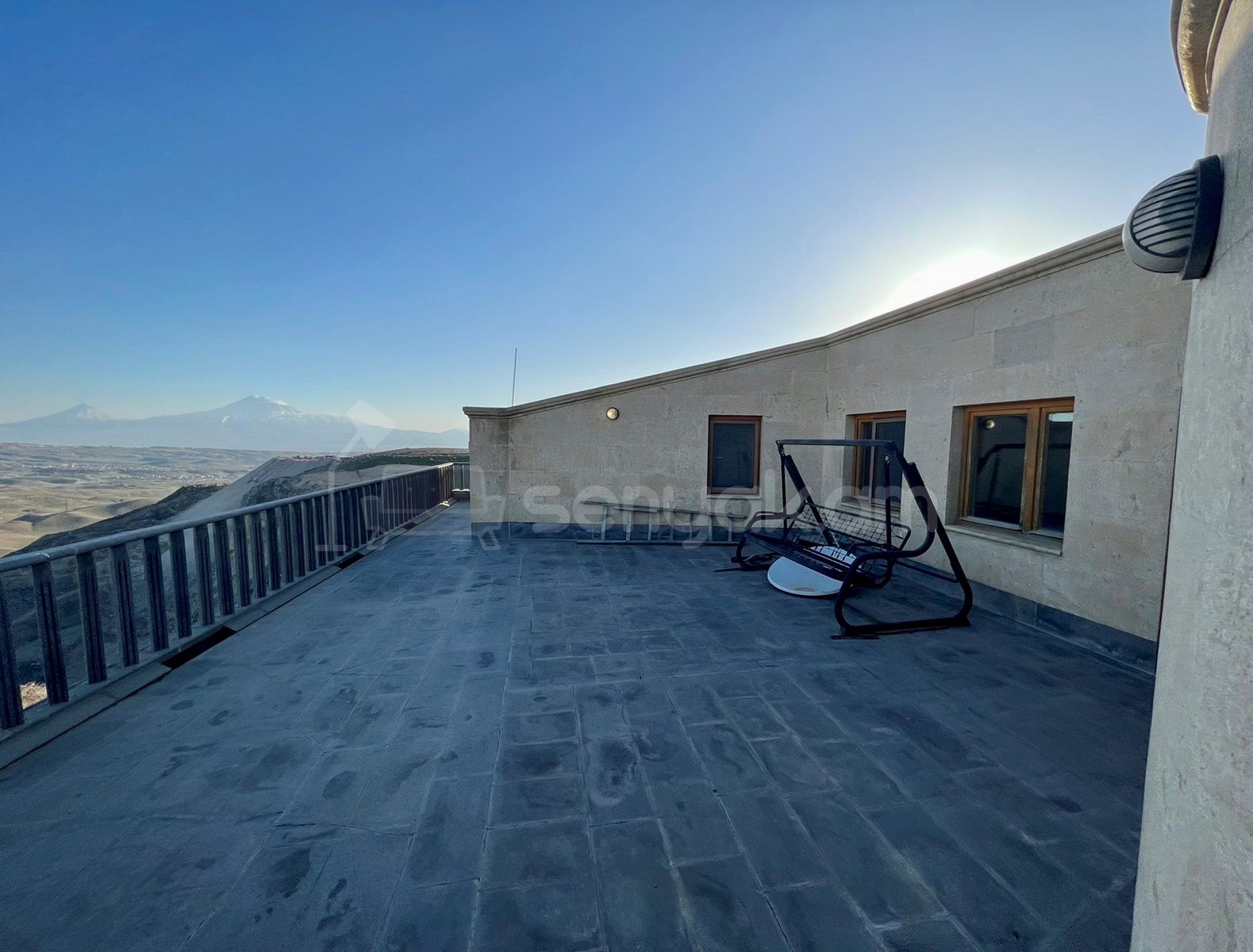 8 Սենյականոց Սեփական Տուն, 1115քմ, Կապիտալ Վերանորոգված, Ավտոտնակով