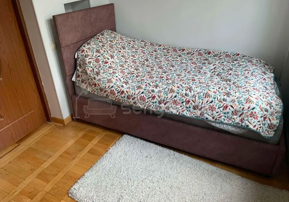 3 Սենյականոց Բնակարան Քարե Շենքում, 80քմ, 3/6 հարկ, Կապիտալ Վերանորոգված, Կահավորված