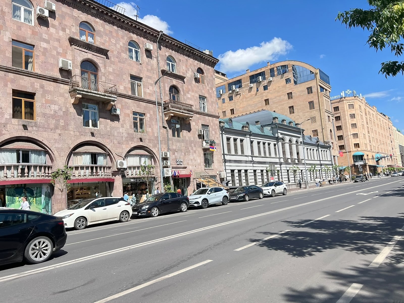 2 Սենյականոց Բնակարան Քարե Շենքում, 76քմ, 3/4 հարկ, Պետական Վիճակում