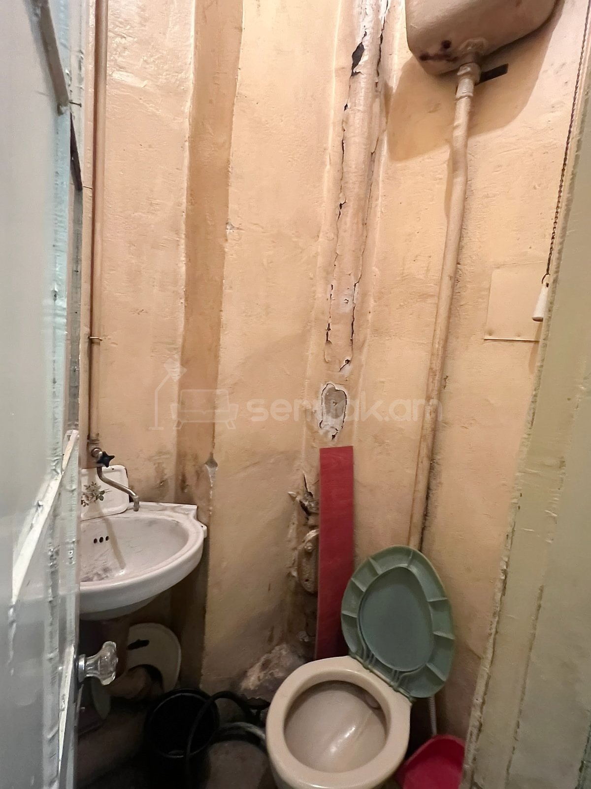 2 Սենյականոց Բնակարան Քարե Շենքում, 76քմ, 3/4 հարկ, Պետական Վիճակում