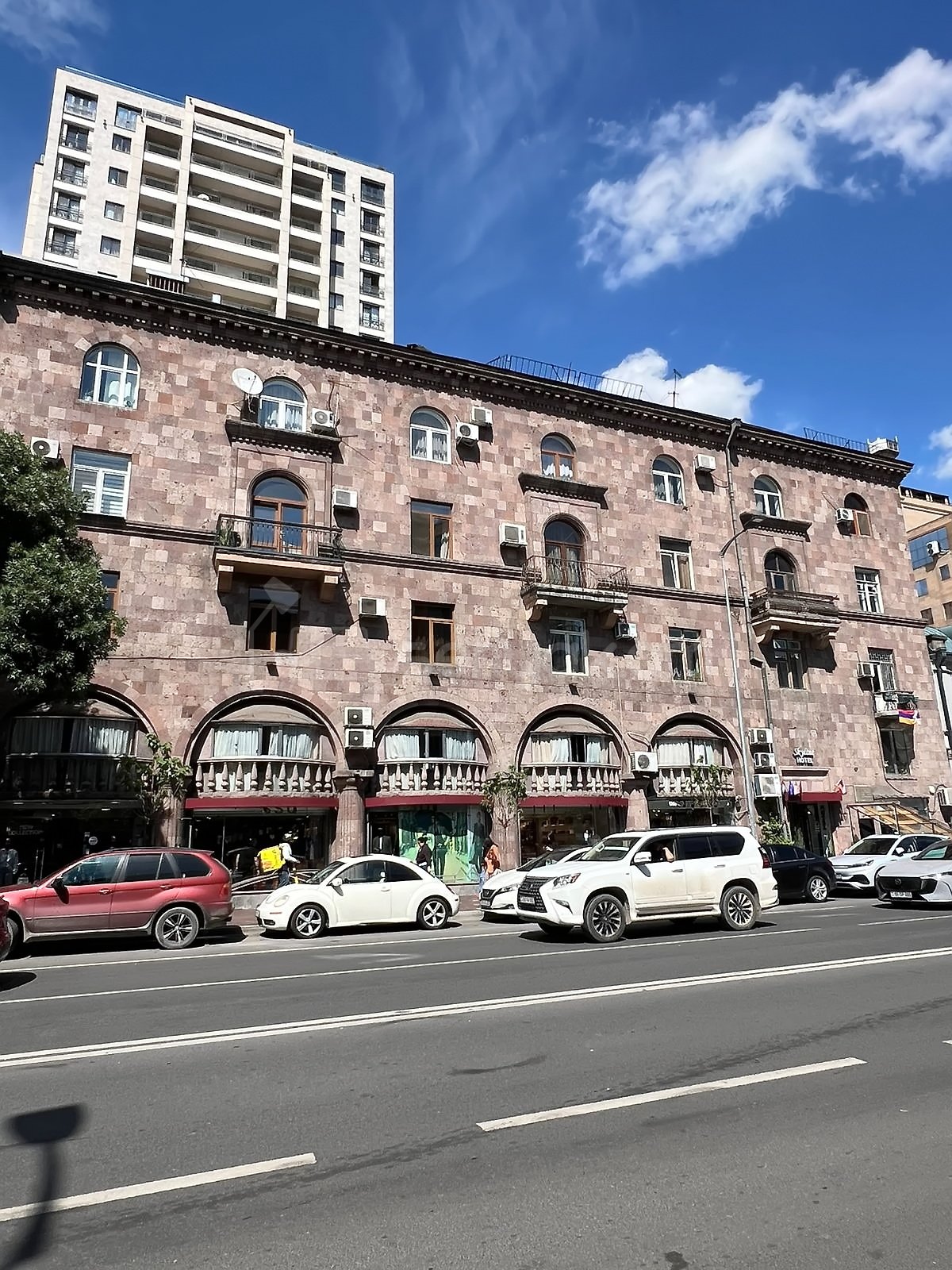 2 Սենյականոց Բնակարան Քարե Շենքում, 76քմ, 3/4 հարկ, Պետական Վիճակում
