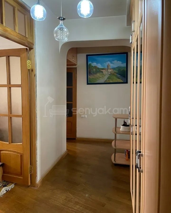 3 Սենյականոց Բնակարան, 70քմ, 3/9 հարկ, Նորմալ Վիճակում