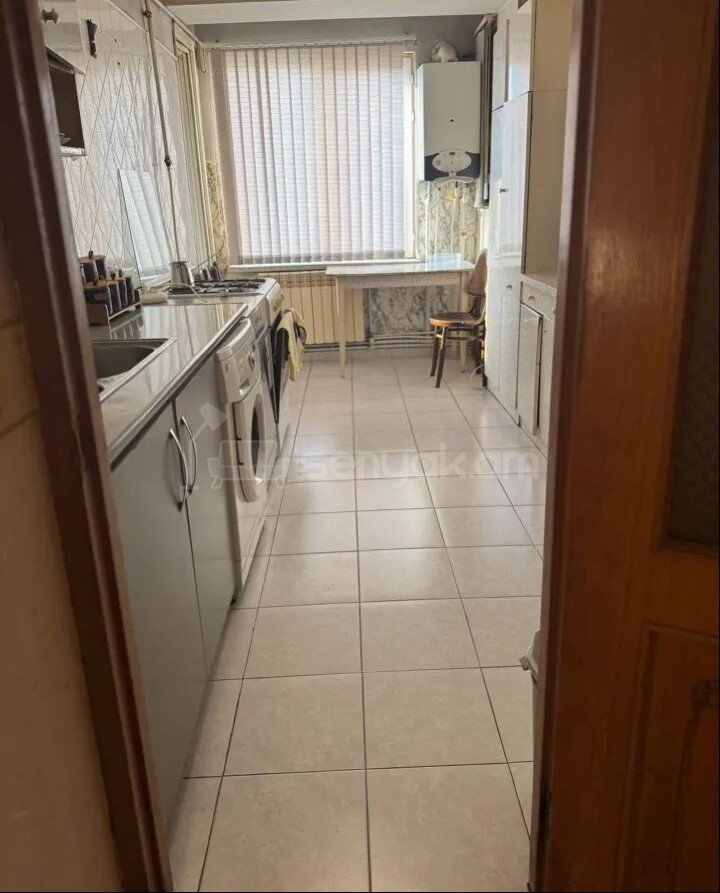3 Սենյականոց Բնակարան, 90քմ, 4/14 հարկ, Նորմալ Վիճակում