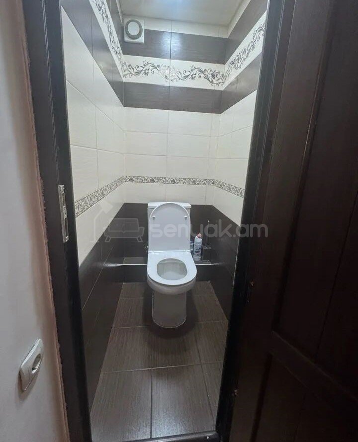 3 Սենյականոց Բնակարան, 90քմ, 4/14 հարկ, Նորմալ Վիճակում