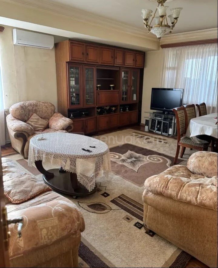 3 Սենյականոց Բնակարան, 90քմ, 4/14 հարկ, Նորմալ Վիճակում