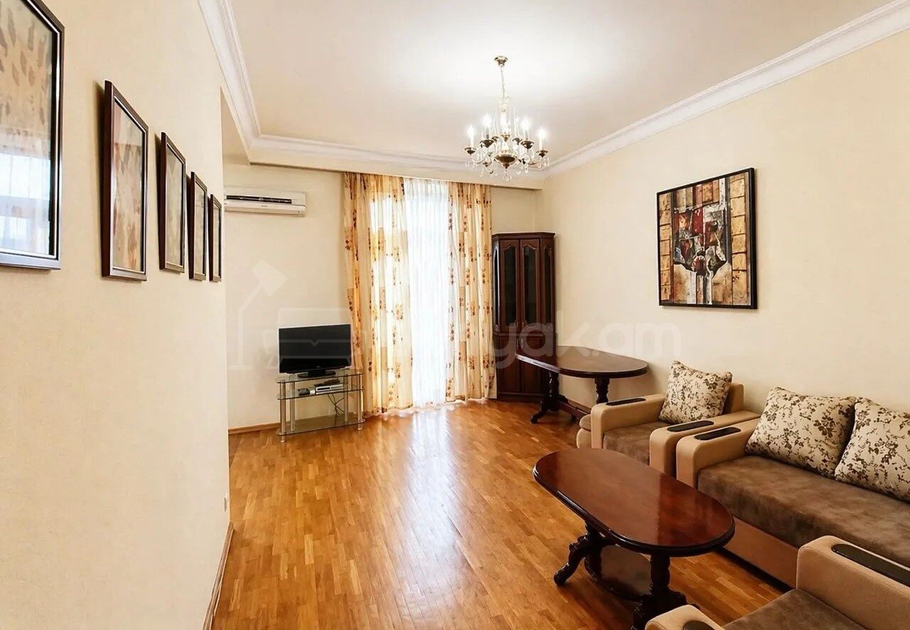 2 Սենյականոց Բնակարան Քարե Շենքում, 74քմ, 2/5 հարկ, Կապիտալ Վերանորոգված