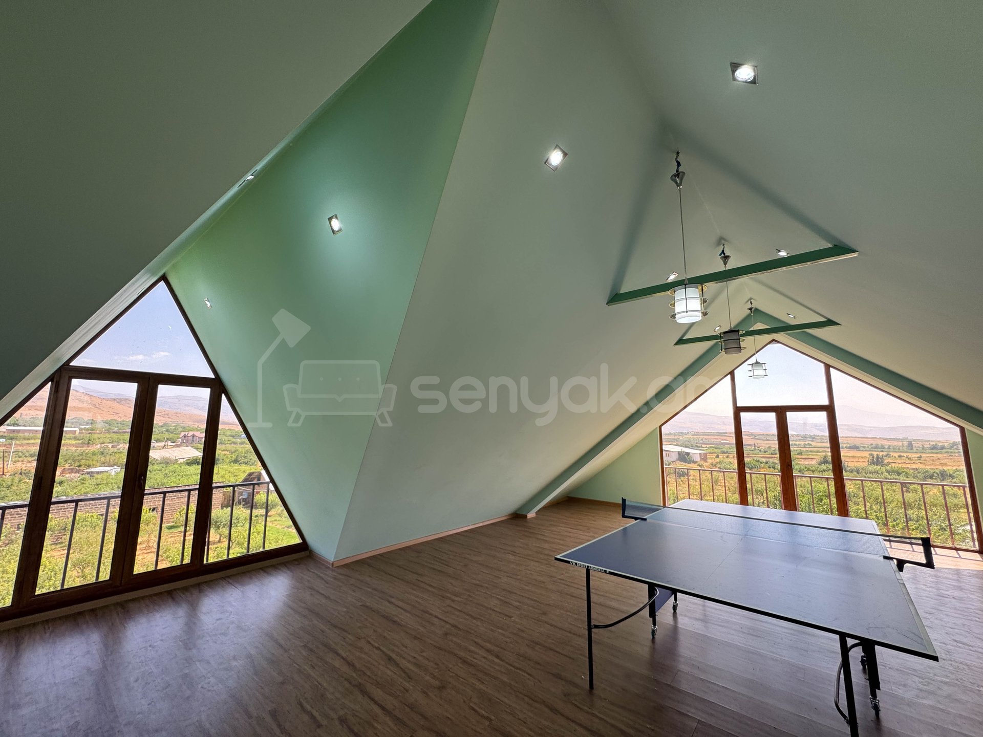 7 Սենյականոց Ամառանոց, 350քմ, Լողավազանով