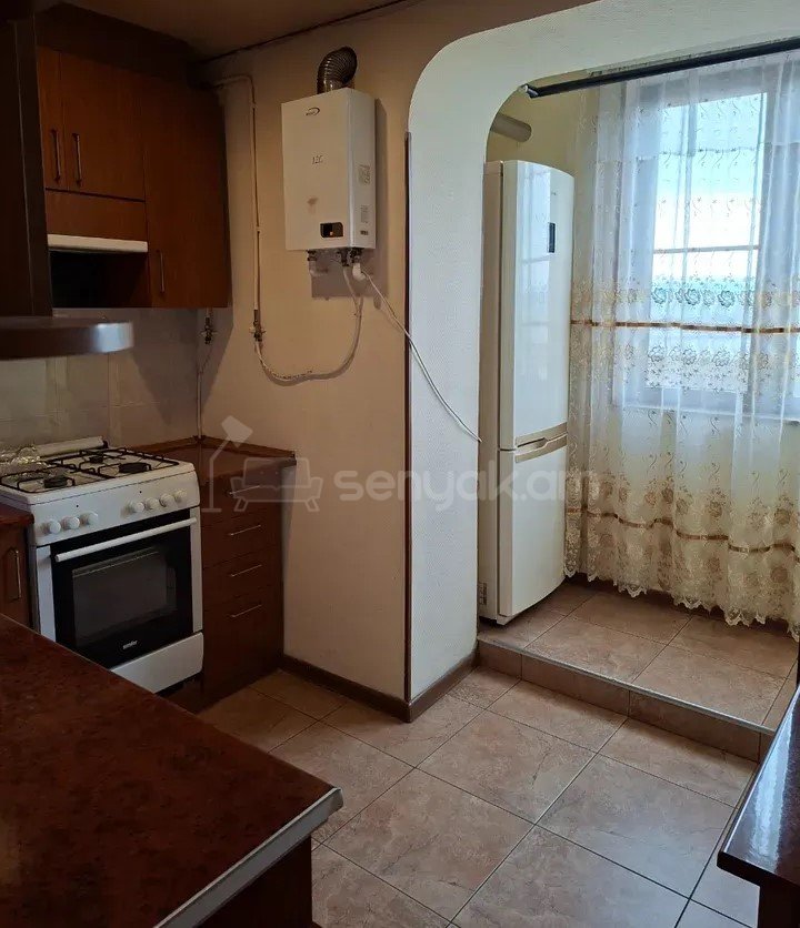 2 Սենյականոց Բնակարան Քարե Շենքում, 64քմ, 2/5 հարկ, Նորմալ Վիճակում
