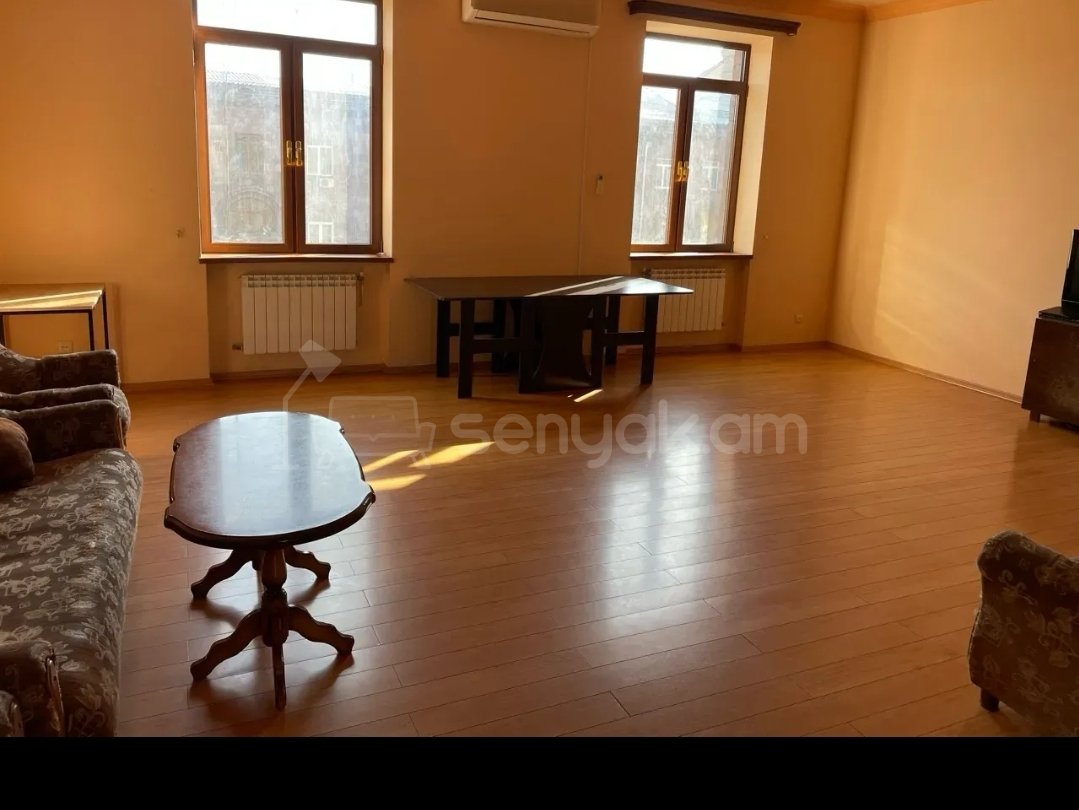 3 Սենյականոց Բնակարան Քարե Շենքում, 95քմ, 5/5 հարկ, Կապիտալ Վերանորոգված, Կահավորված, Արևկող