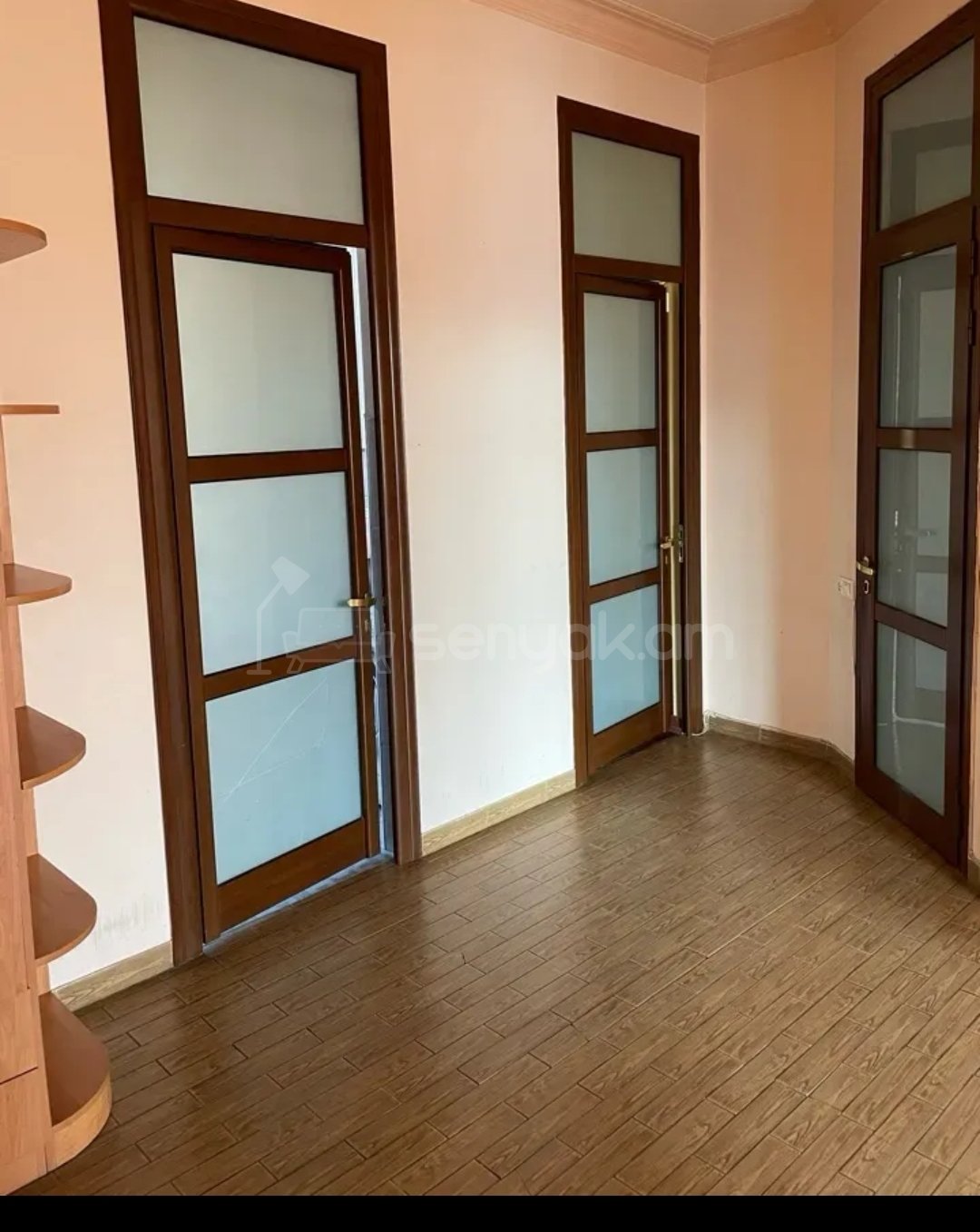 3 Սենյականոց Բնակարան Քարե Շենքում, 95քմ, 5/5 հարկ, Կապիտալ Վերանորոգված, Կահավորված, Արևկող