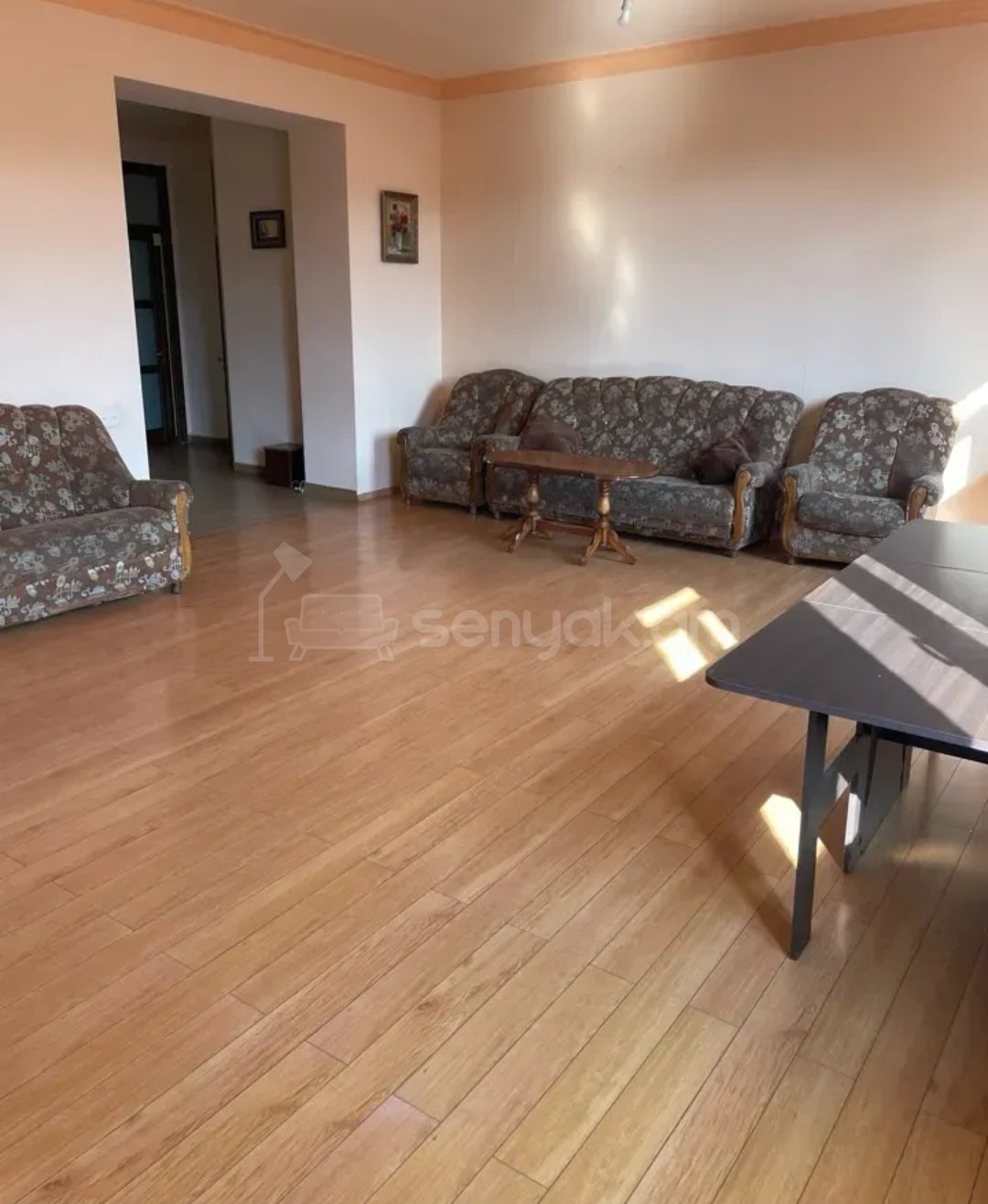 3 Սենյականոց Բնակարան Քարե Շենքում, 95քմ, 5/5 հարկ, Կապիտալ Վերանորոգված, Կահավորված, Արևկող