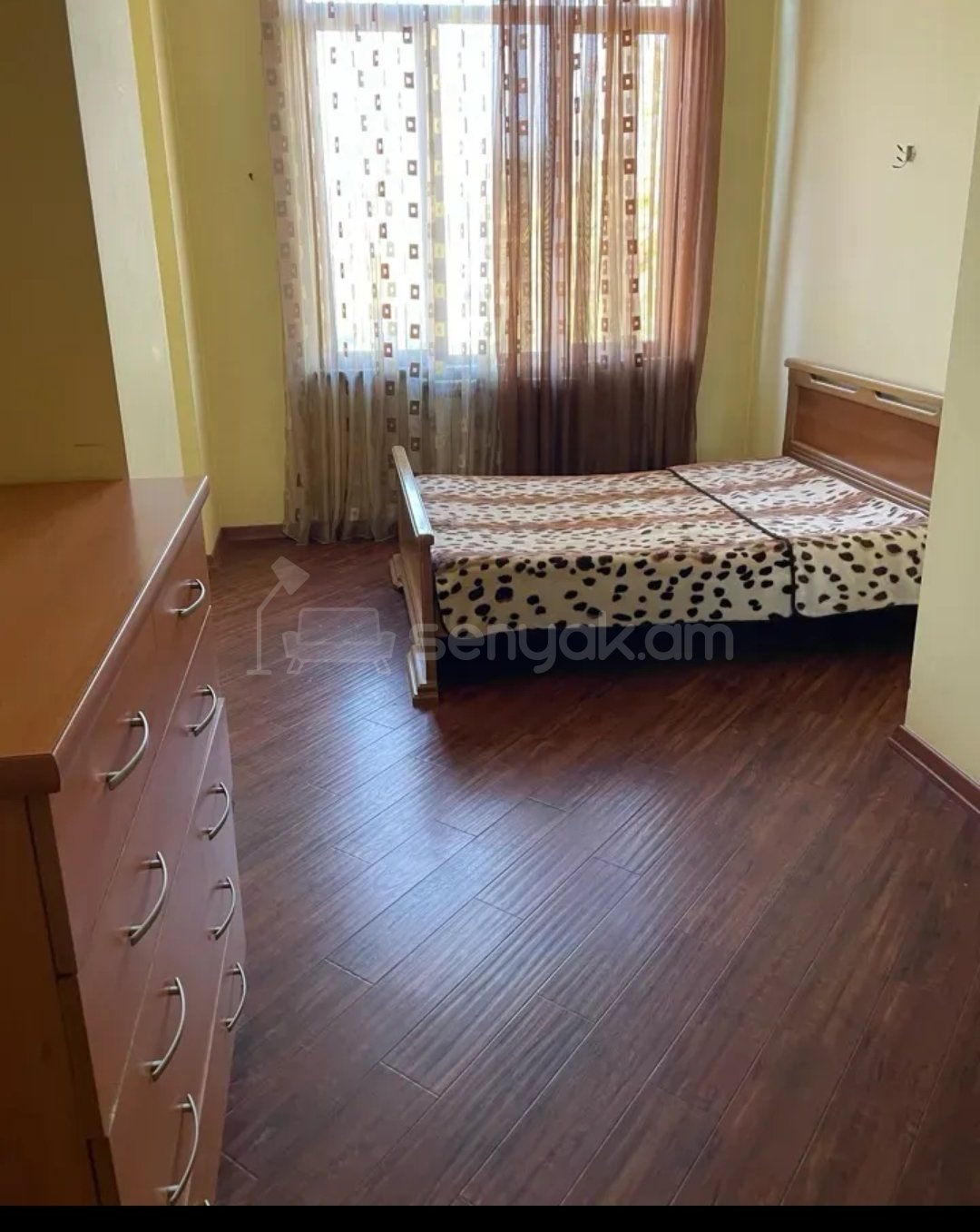 3 Սենյականոց Բնակարան Քարե Շենքում, 95քմ, 5/5 հարկ, Կապիտալ Վերանորոգված, Կահավորված, Արևկող