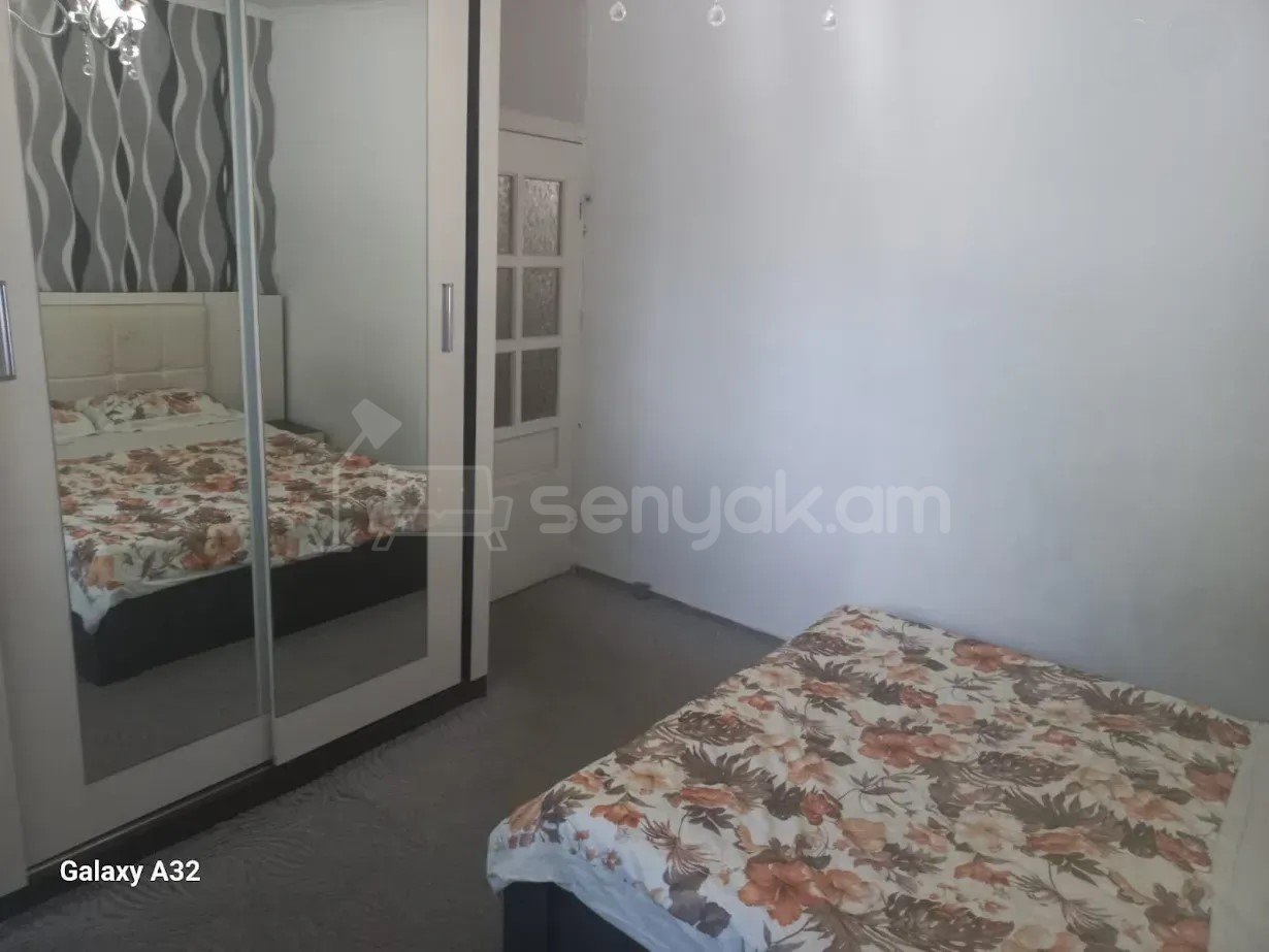 3 Սենյականոց Բնակարան Քարե Շենքում, 72քմ, 1/5 հարկ, Կապիտալ Վերանորոգված