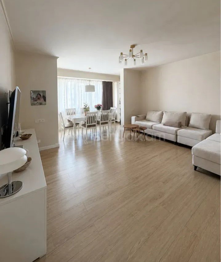 4 Սենյականոց Բնակարան, 88քմ, 8/9 հարկ, Կապիտալ Վերանորոգված