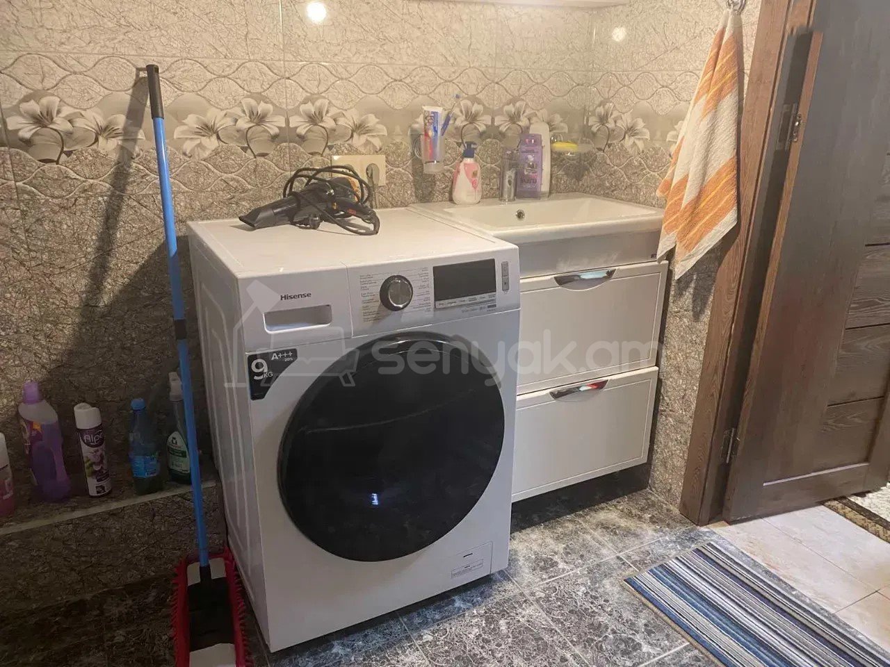 3 Սենյականոց Բնակարան Քարե Շենքում, 100քմ, 4/5 հարկ, Կոսմետիկ Վերանորոգված