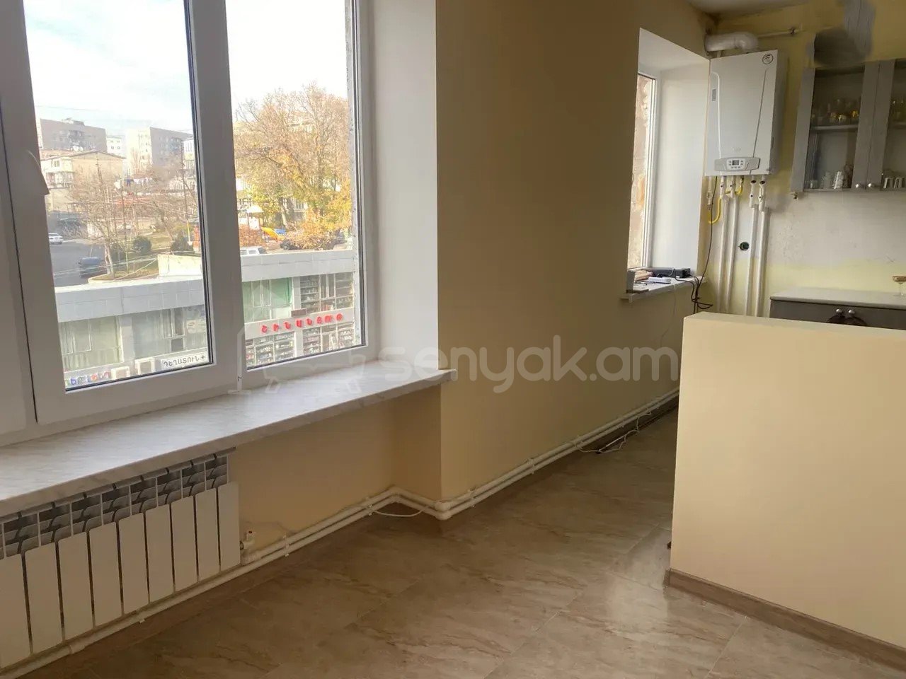 3 Սենյականոց Բնակարան Քարե Շենքում, 100քմ, 4/5 հարկ, Կոսմետիկ Վերանորոգված