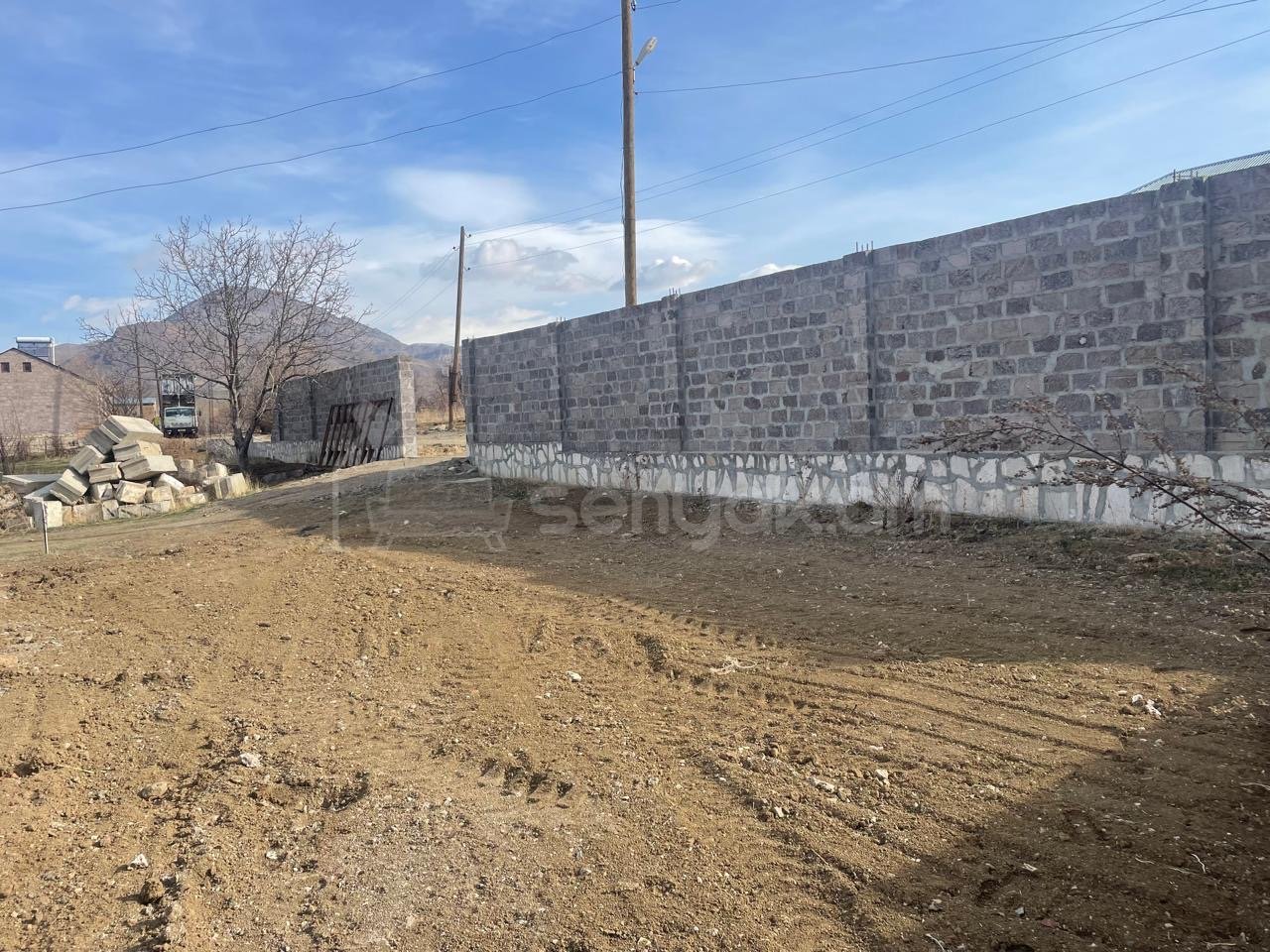 Բնակելի Նշանակության Հողատարածք, 33000քմ, Խմելու Ջրով, Էլեկտրականությամբ, Պարսպապատ