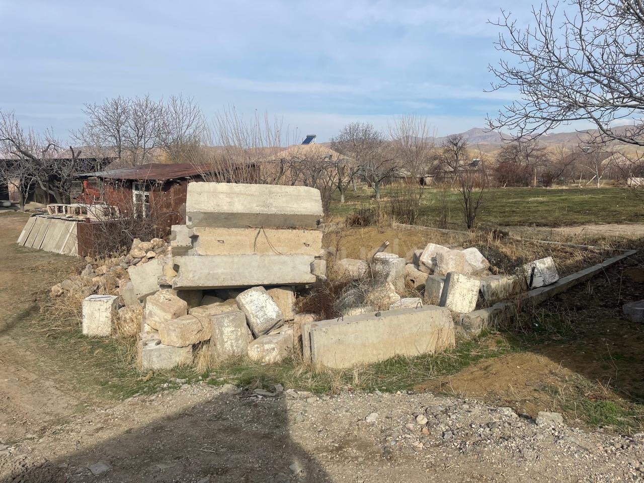 Բնակելի Նշանակության Հողատարածք, 33000քմ, Խմելու Ջրով, Էլեկտրականությամբ, Պարսպապատ