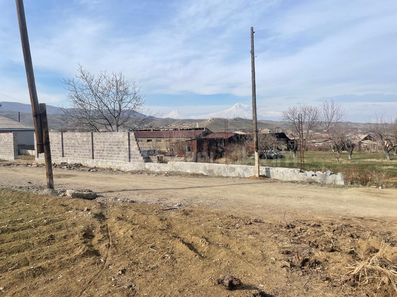 Բնակելի Նշանակության Հողատարածք, 33000քմ, Խմելու Ջրով, Էլեկտրականությամբ, Պարսպապատ