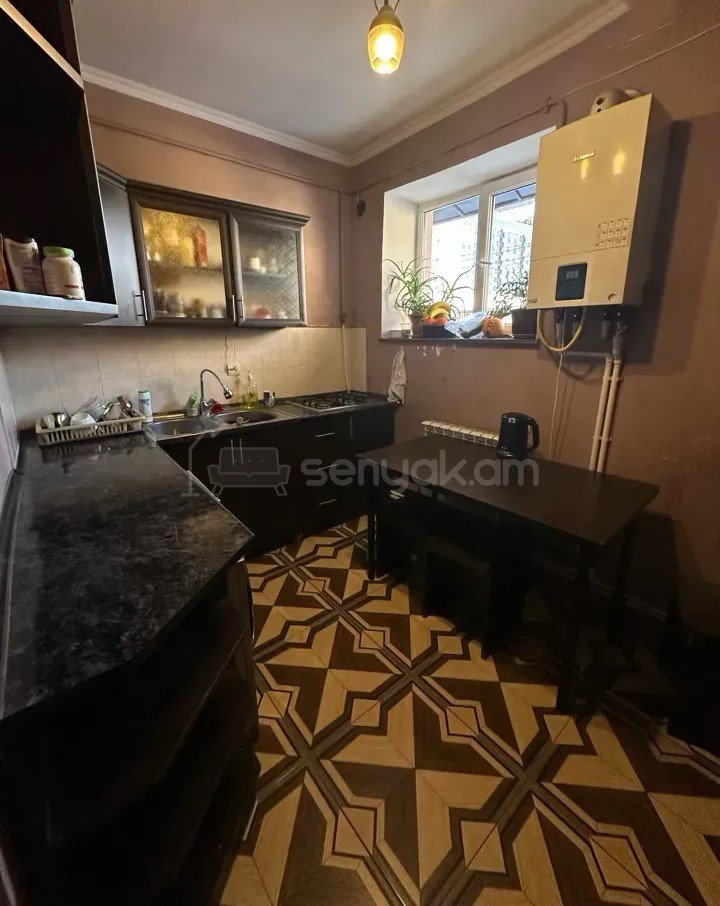 3 Սենյականոց Բնակարան Քարե Շենքում, 68քմ, 4/5 հարկ, Կոսմետիկ Վերանորոգված