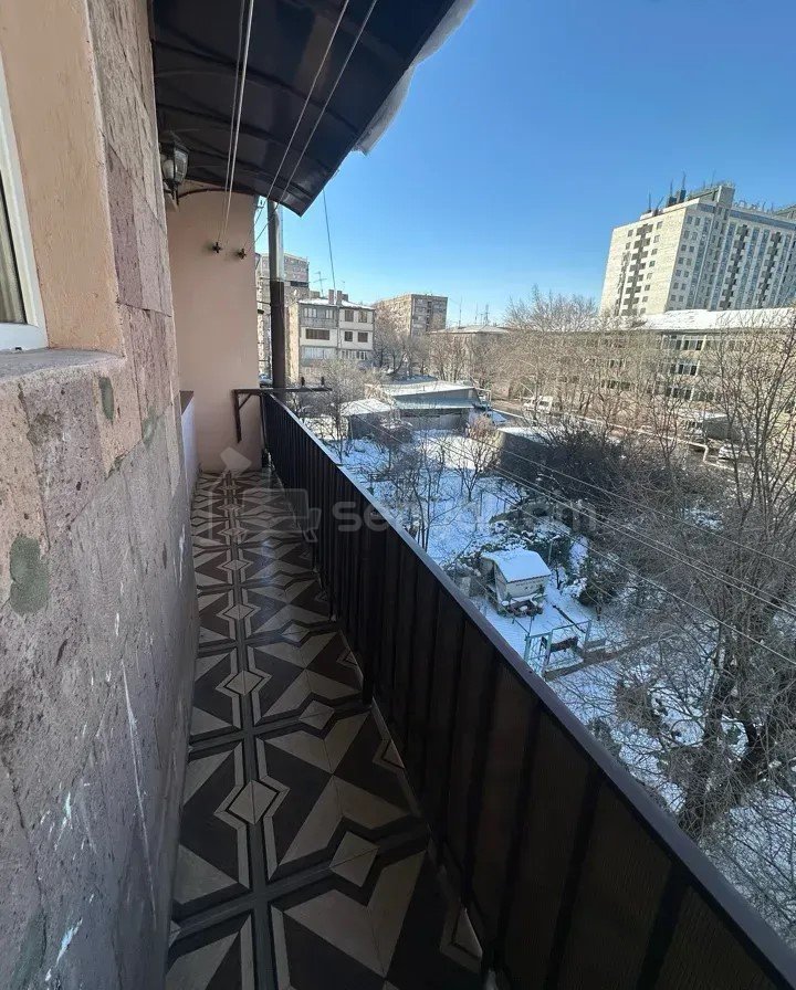 3 Սենյականոց Բնակարան Քարե Շենքում, 68քմ, 4/5 հարկ, Կոսմետիկ Վերանորոգված