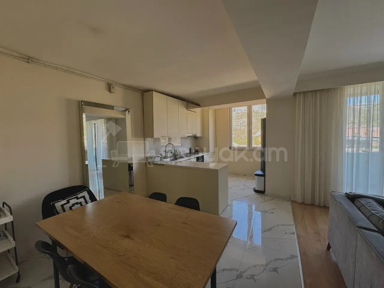3 Սենյականոց Բնակարան Նորակառույցում, 77քմ, 8/11 հարկ, Կապիտալ Վերանորոգված