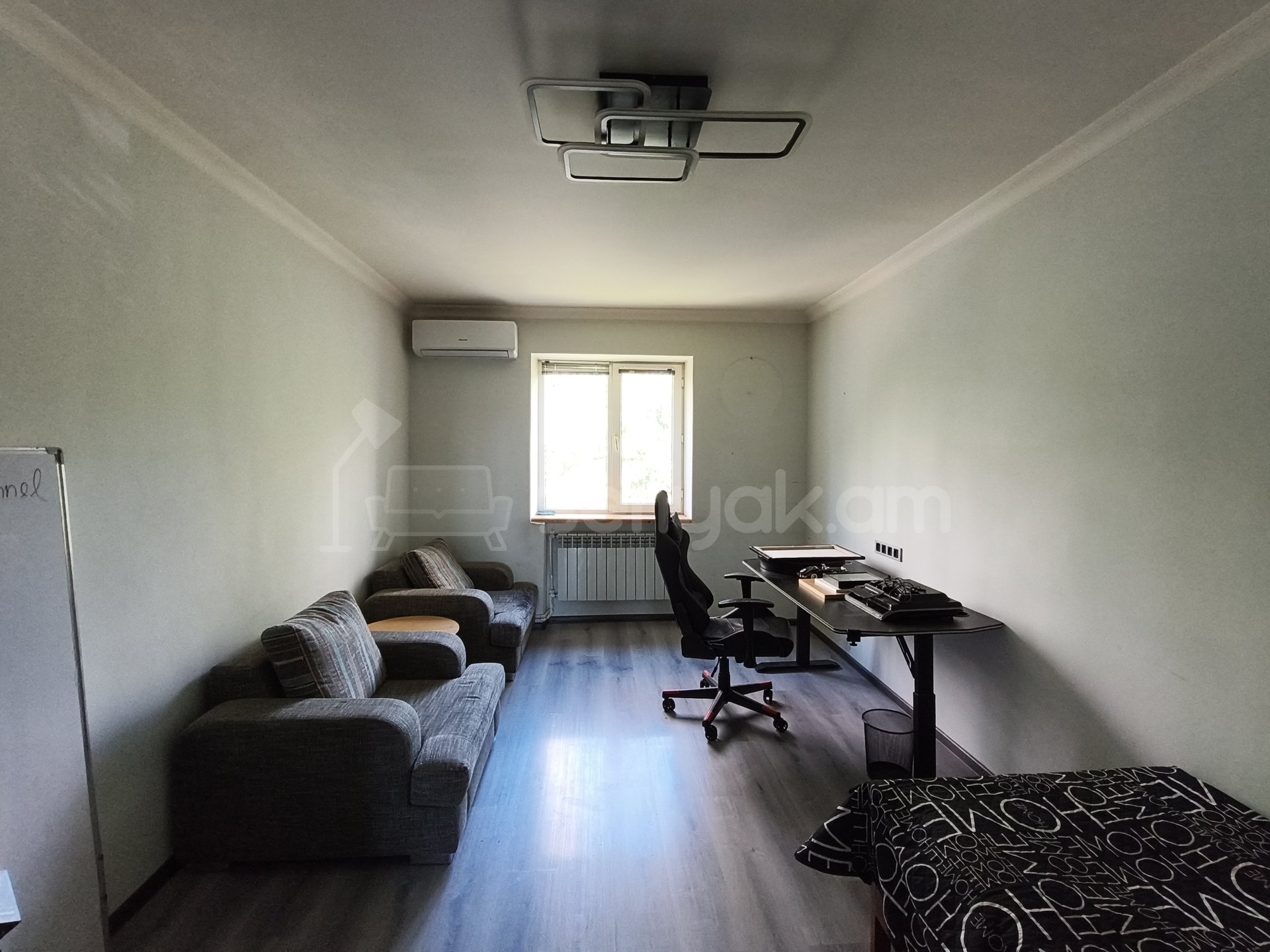 3 Սենյականոց Բնակարան Քարե Շենքում, 70քմ, 4/4 հարկ, Կոսմետիկ Վերանորոգված