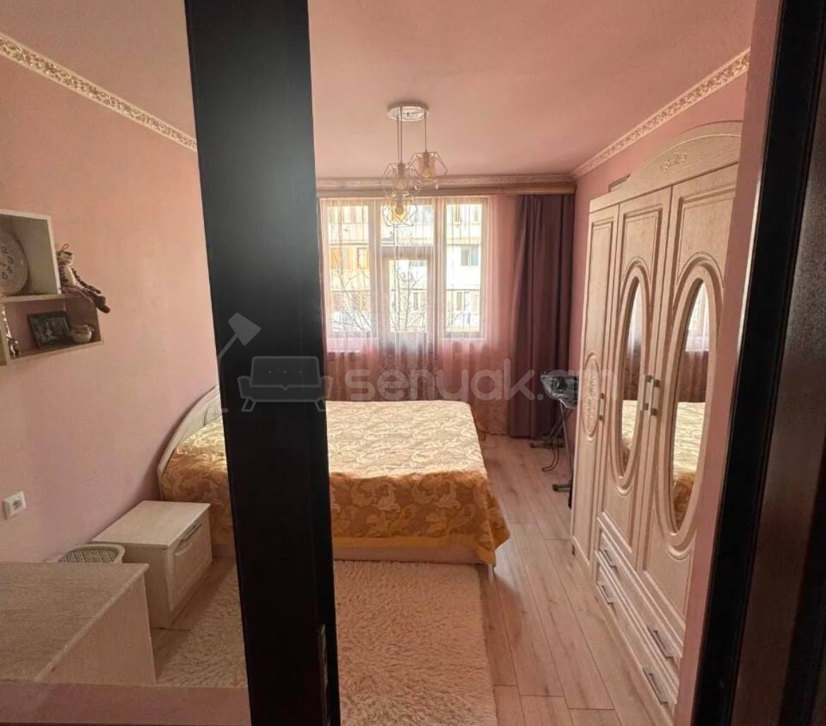 5 Սենյականոց Բնակարան Քարե Շենքում, 106քմ, 4/5 հարկ, Կապիտալ Վերանորոգված