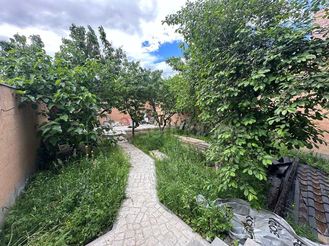 5 Սենյականոց Շքեղ Առանձնատուն, 330քմ, Ավտոտնակով