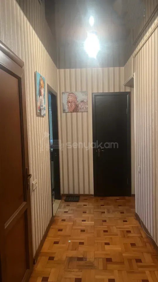 3 Սենյականոց Բնակարան Քարե Շենքում, 70քմ, 1/5 հարկ, Կապիտալ Վերանորոգված