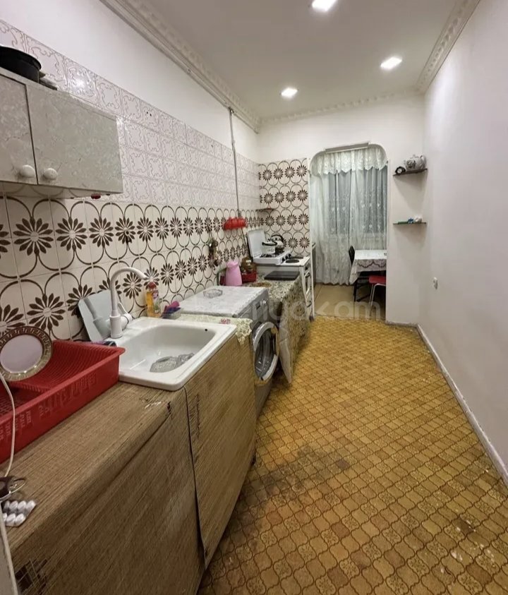 1 Սենյականոց Բնակարան, 45քմ, 9/9 հարկ, Նորմալ Վիճակում, Կահավորված, Արևկող