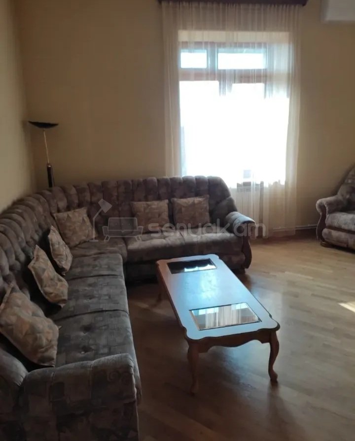 2 Սենյականոց Բնակարան Քարե Շենքում, 60քմ, 5/5 հարկ, Կապիտալ Վերանորոգված, Կահավորված